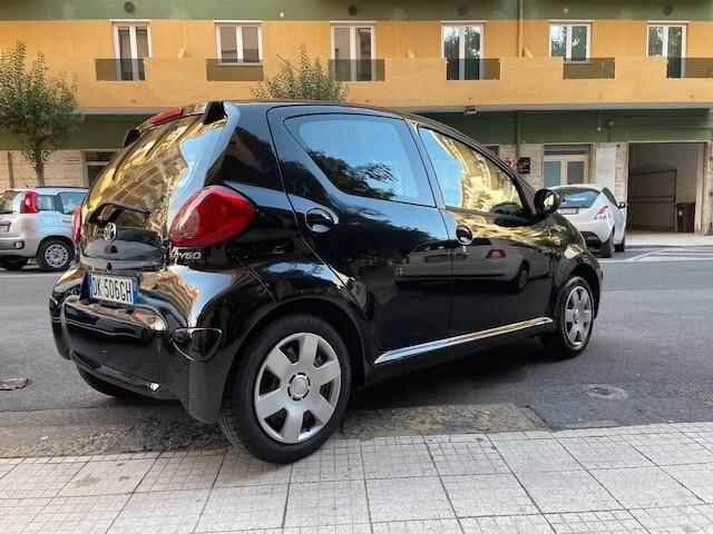 Toyota Aygo 1.0 12V VVT-i 5 porte Sol