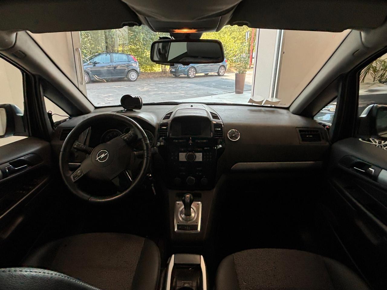 Opel Zafira 1.8 16V VVT Cosmo