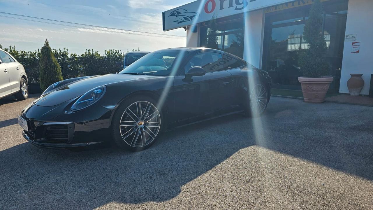 Porsche 911 3.0 Carrera 4 Coupé