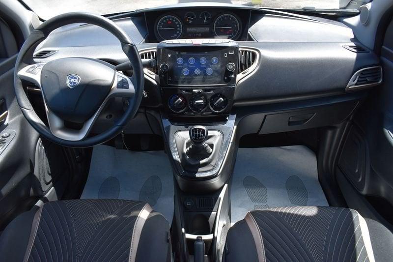 Lancia Ypsilon 1.0 FireFly 70cv Hybrid ALBERTA FERRETTI