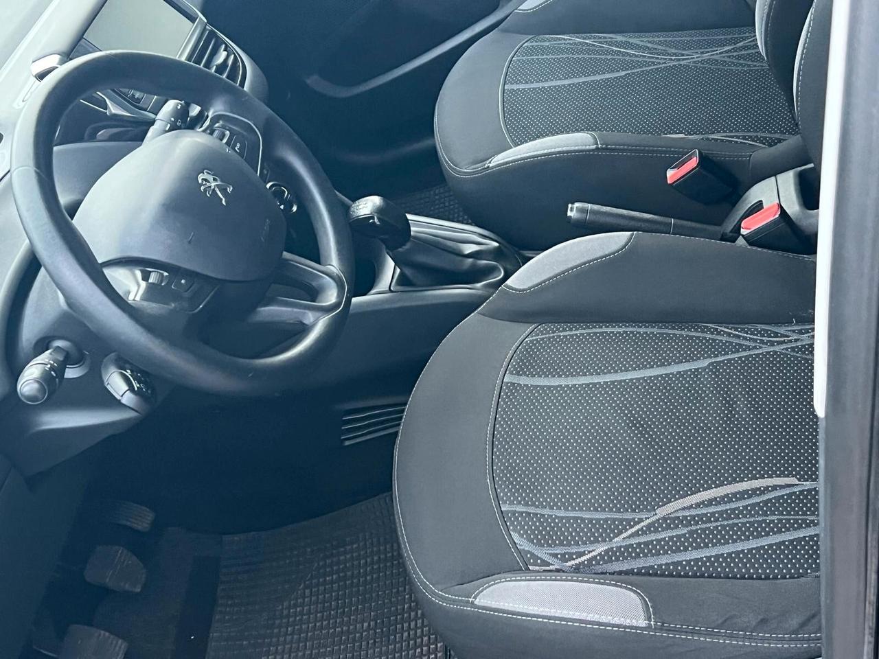 Peugeot 208 1.4 HDi 68 CV 5 porte Access NEOPATENTATI