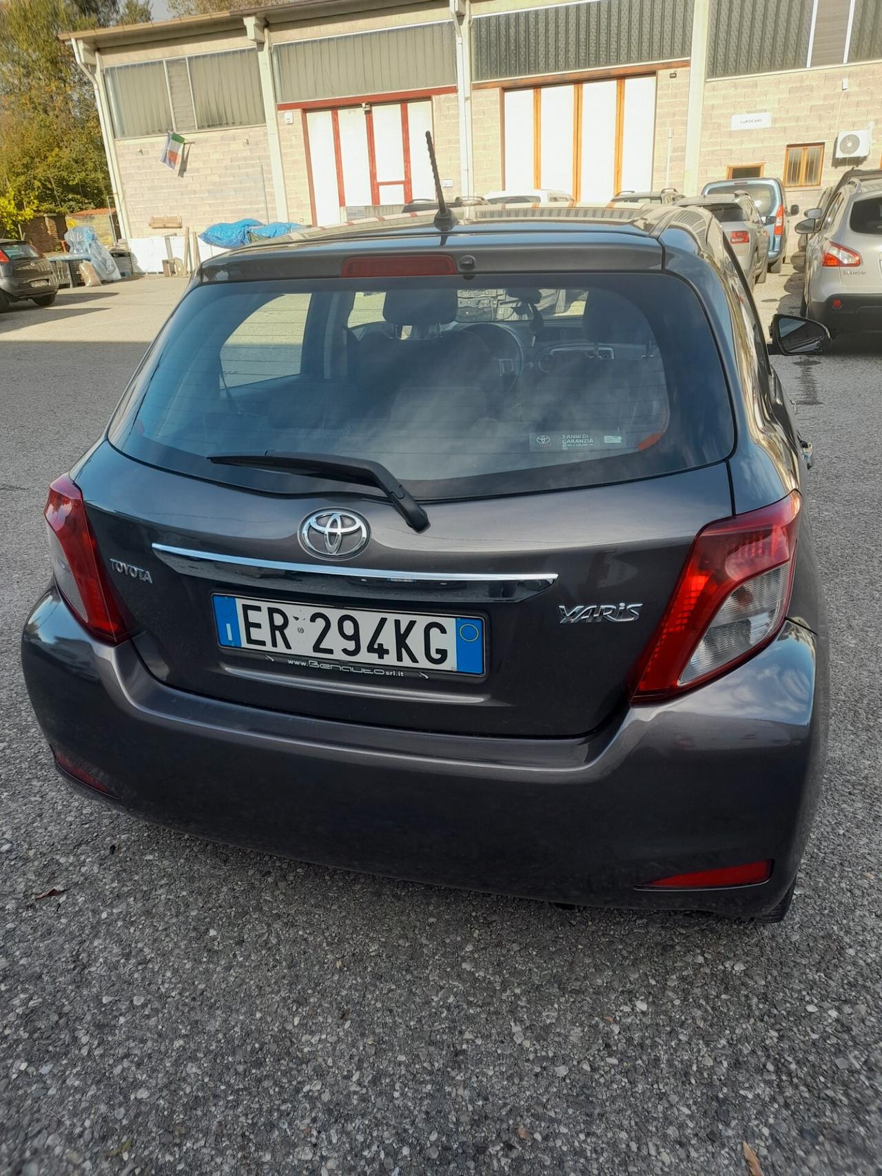 Toyota yaris 1000 benzina