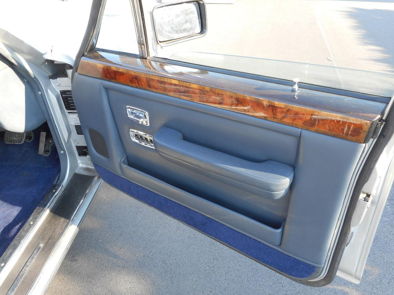 Rolls-Royce Silver Spirit