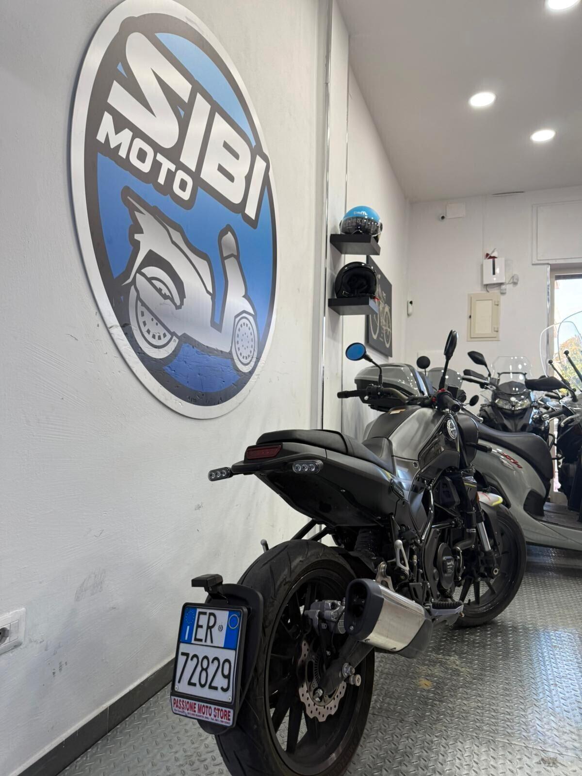 Benelli Leoncino 250