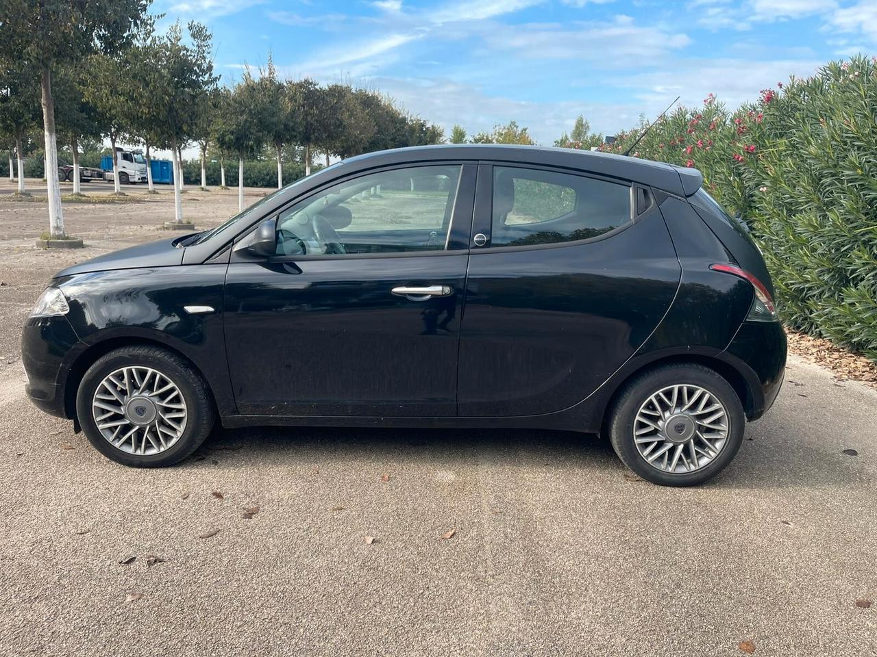 Lancia Ypsilon 1.2 69 CV 5 porte GPL Ecochic Gold