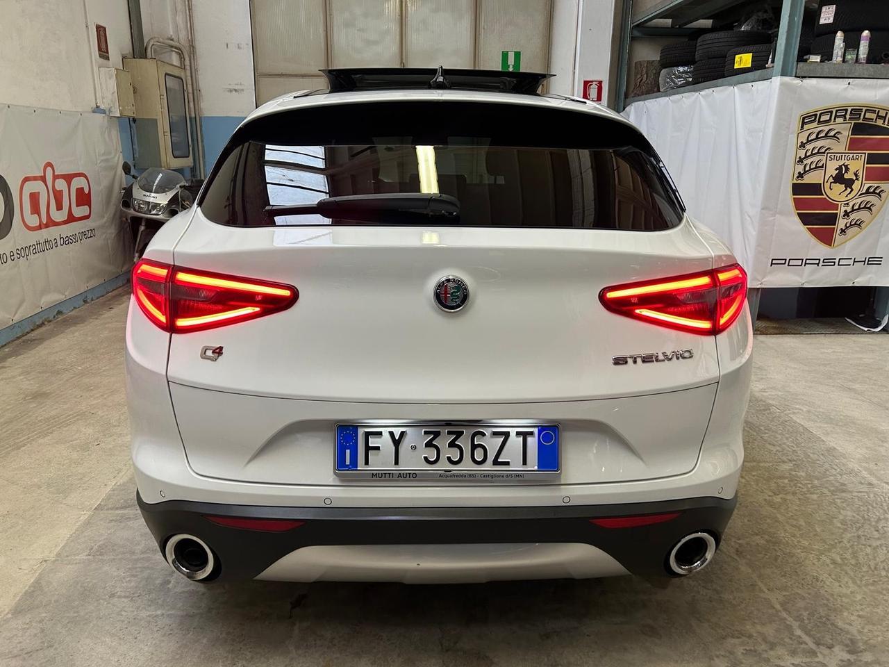 Alfa Romeo Stelvio 2.2 Turbodiesel 210 CV AT8 Q4 Super