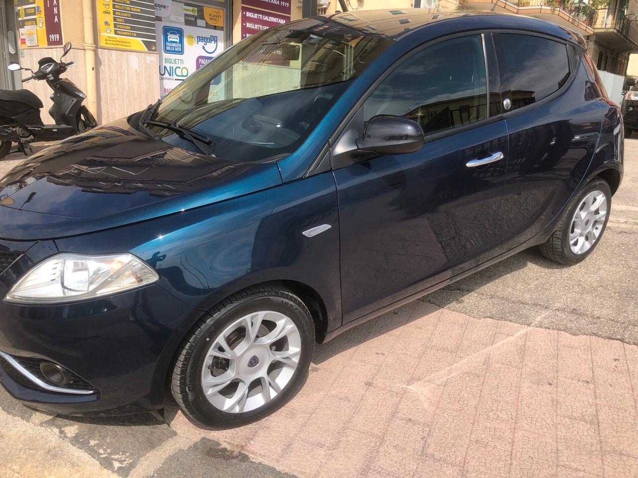 Lancia Ypsilon 1.2 69 CV 5 porte GPL Ecochic Gold