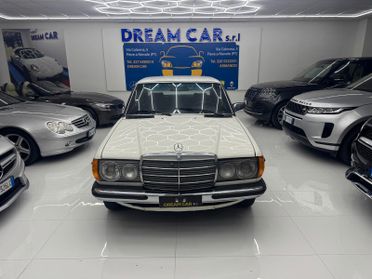 Mercedes-Benz 200 -Benzina