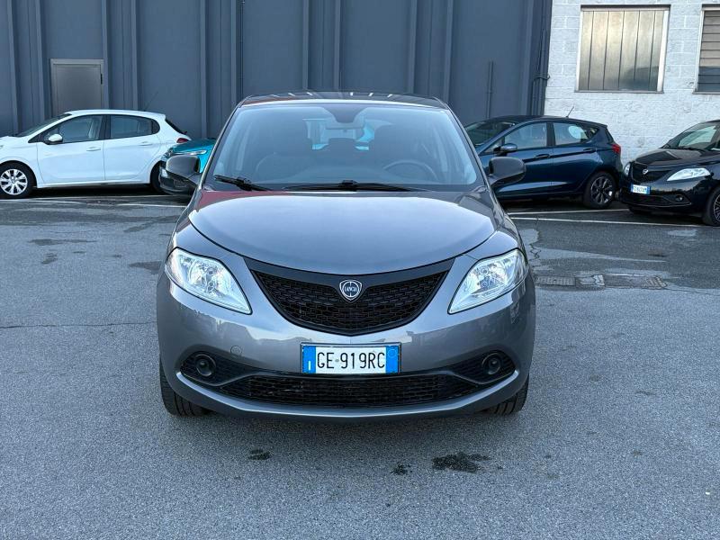 Lancia Ypsilon 5 Porte 1.0 hybrid Gold s&s 70cv ADATTA NEOPATENTATI