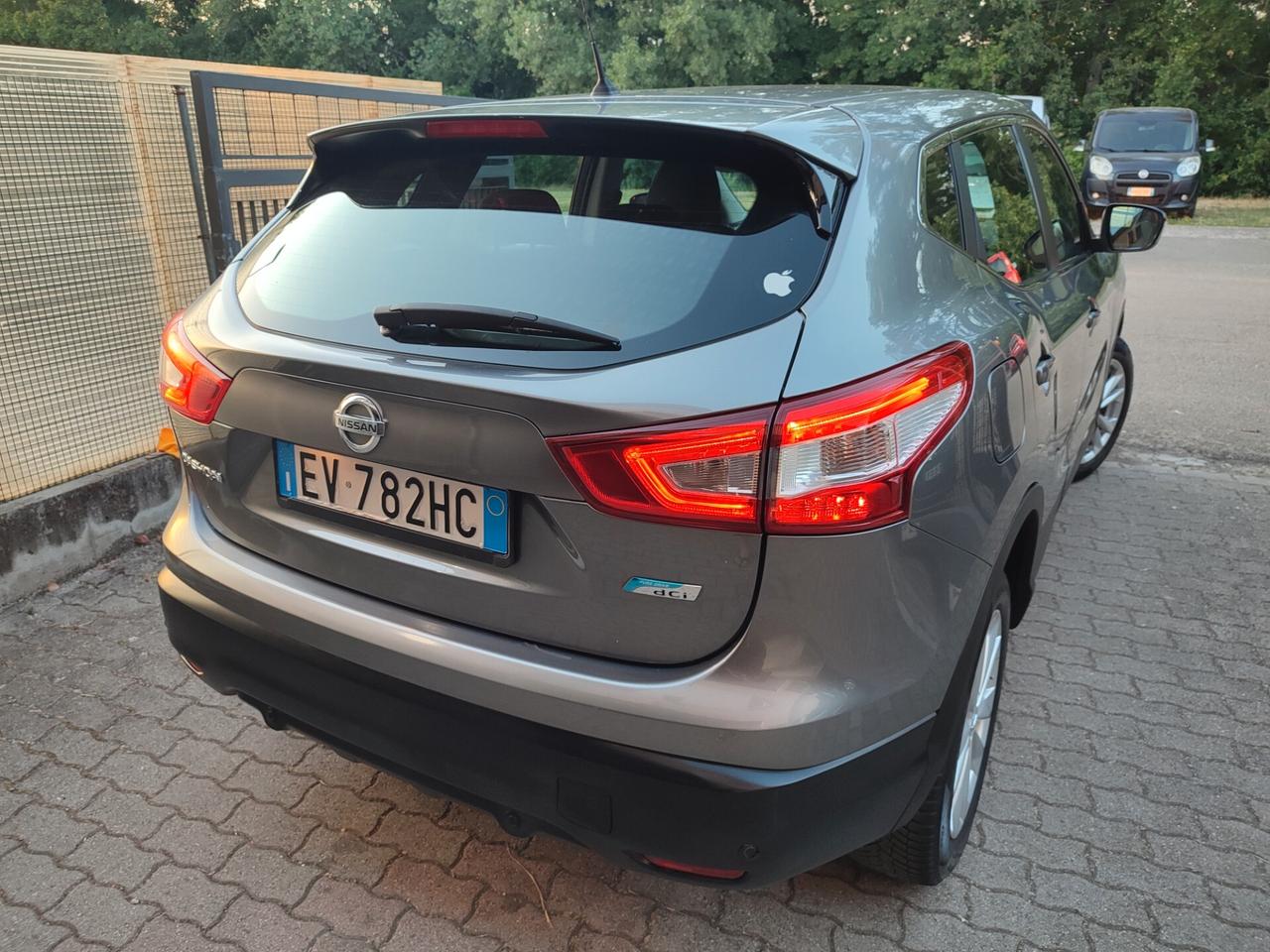NISSAN QASHQAI DEL 2014 1.5DIESEL STUPENDA ECONOMICA