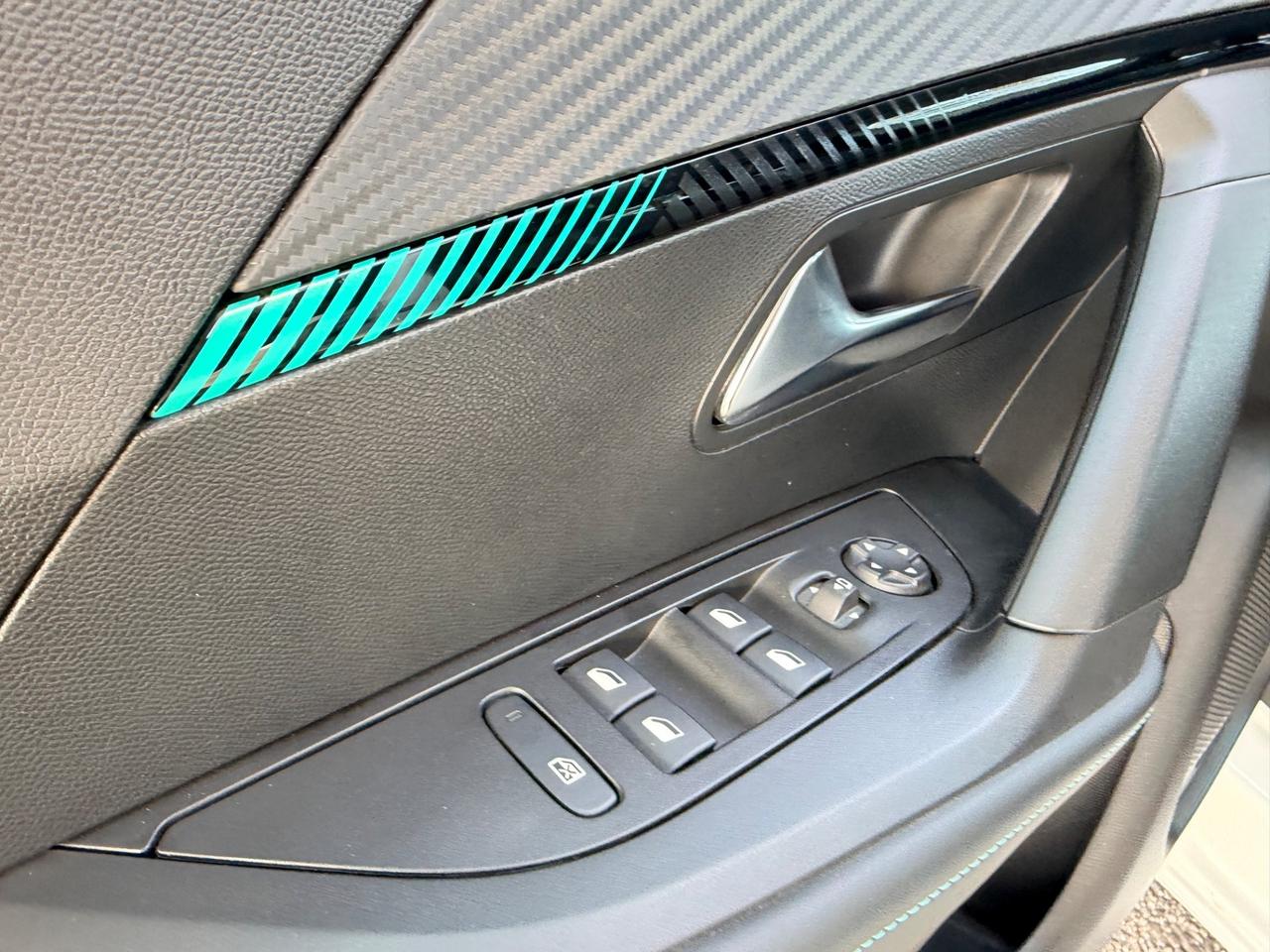 Peugeot 2008 BlueHDi 110 S&S Allure Pack