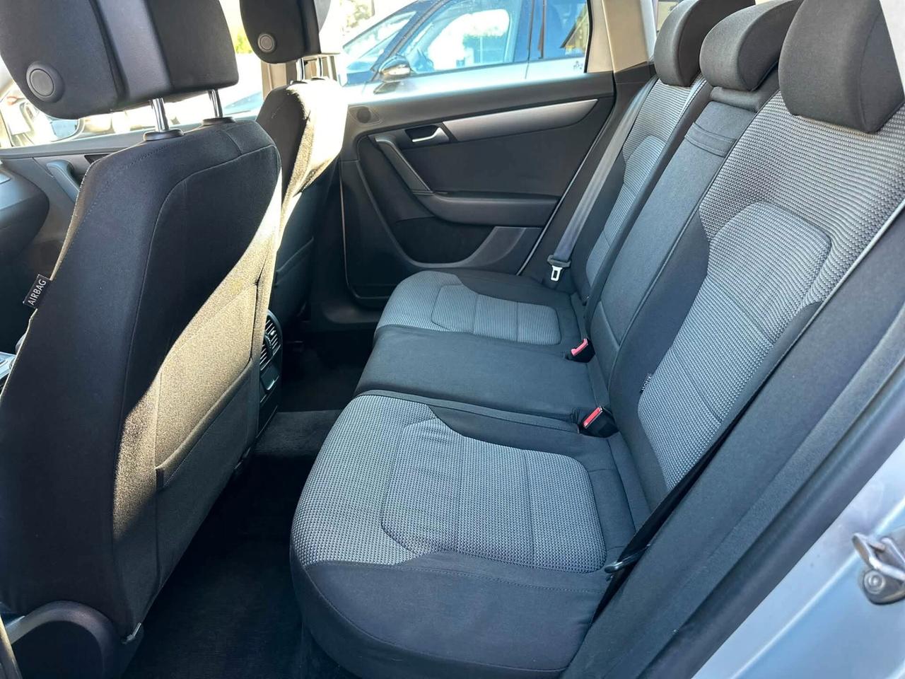 Volkswagen Passat 1.6 TDI Comfortline BlueM. Tech.