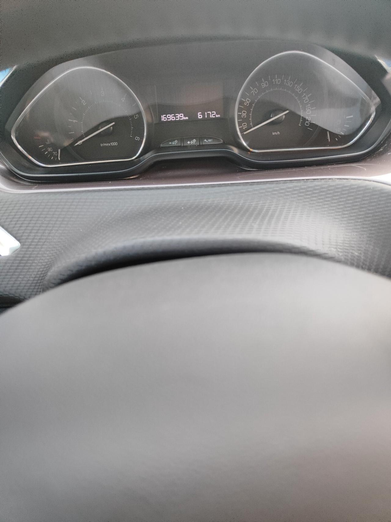 Peugeot 2008 1.4 HDi 68CV Active