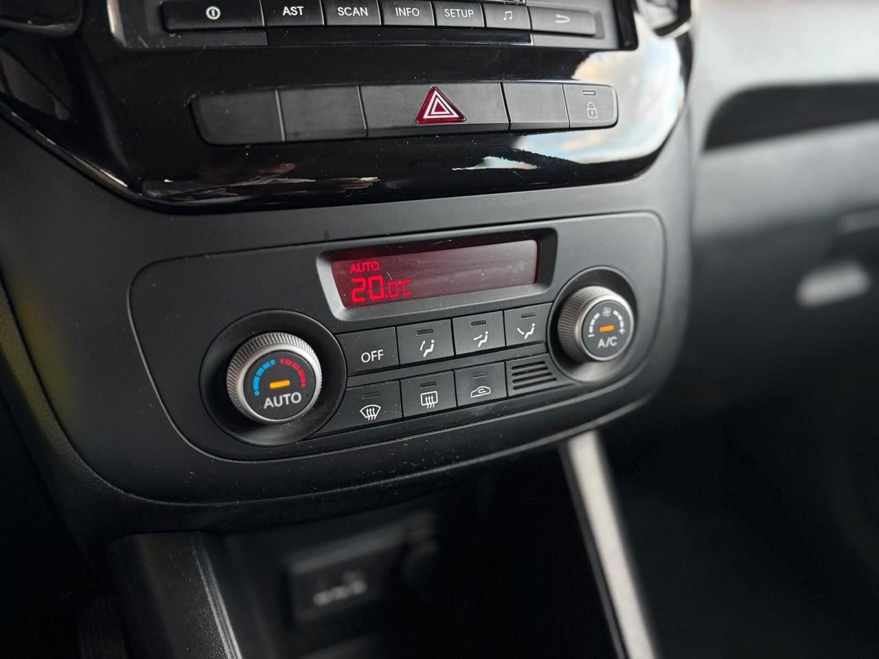 Kia Venga 1.4 CVVT Cool