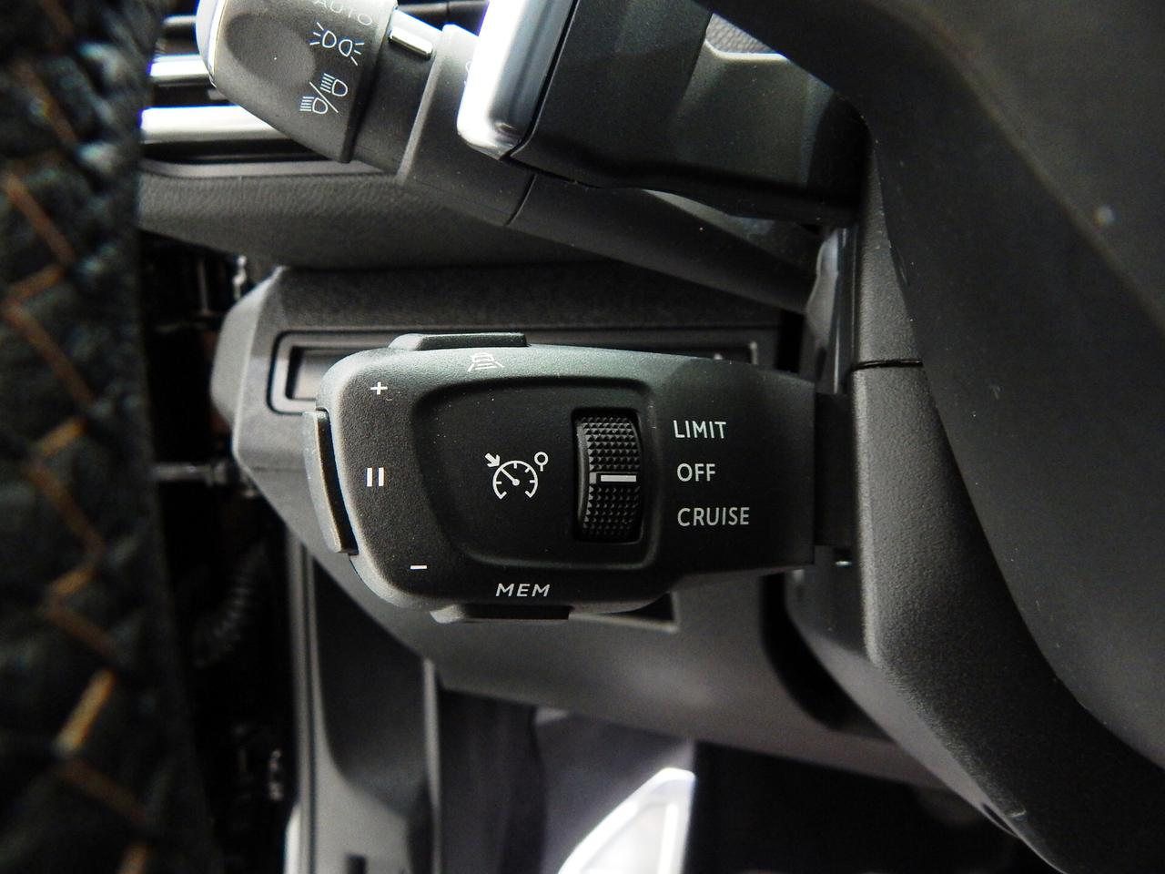 Peugeot 5008 1.5 bluehdi GT Pack 7 Posti EAT8 TETTO-NAVI-PELLE-PARK