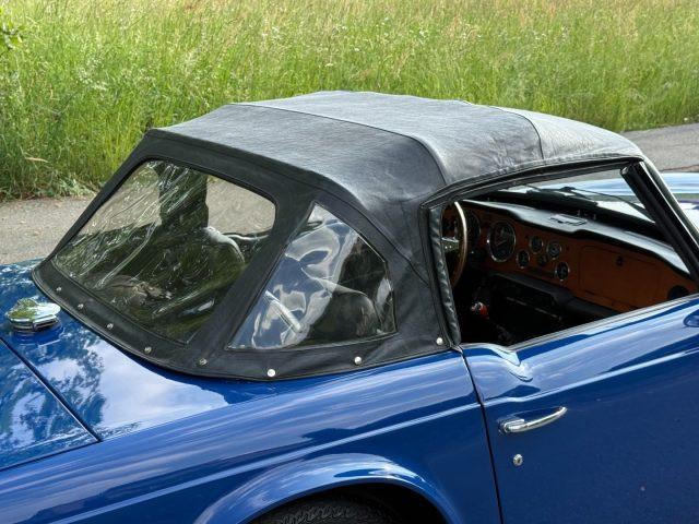 TRIUMPH TR6 CC 2498 PI AUTO IN CONTOVENDITA