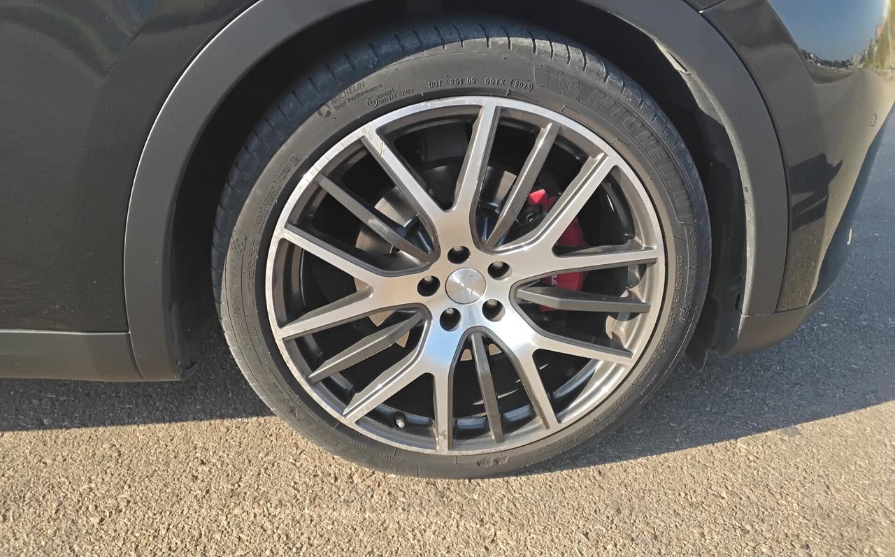 Maserati Levante V6 Diesel AWD Nerissimo Edition