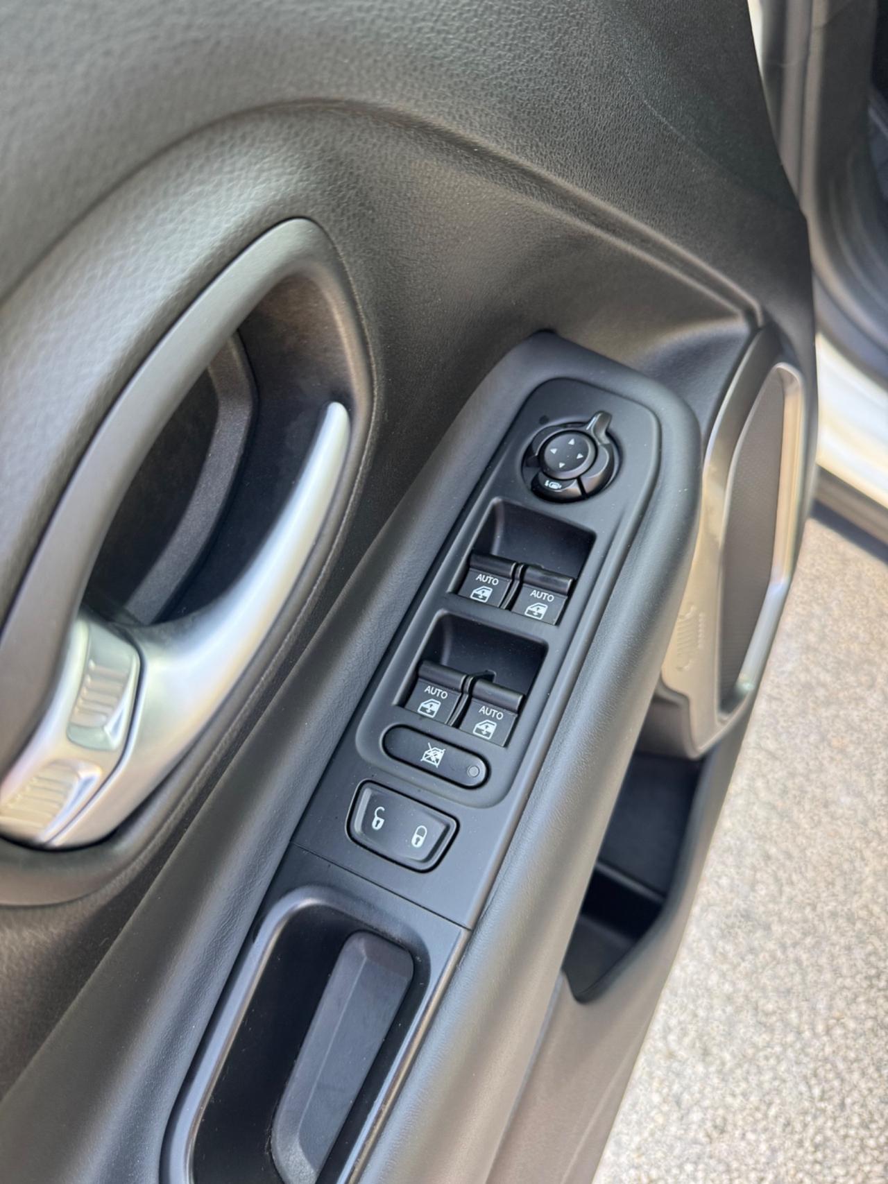 Jeep Renegade 1.0 T3 Sport FULL LED, NAVI