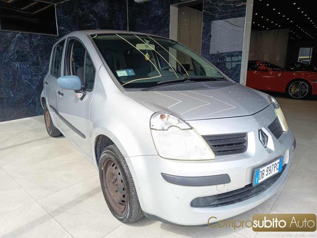RENAULT Modus 1.2 16V Confort Dynamique
