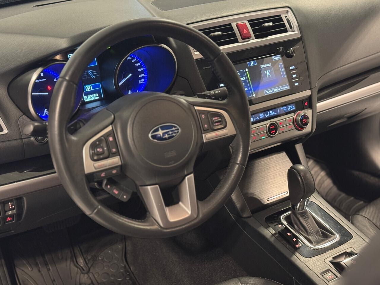 Subaru OUTBACK 2.0d Automatico 4x4 Gancio Traino !