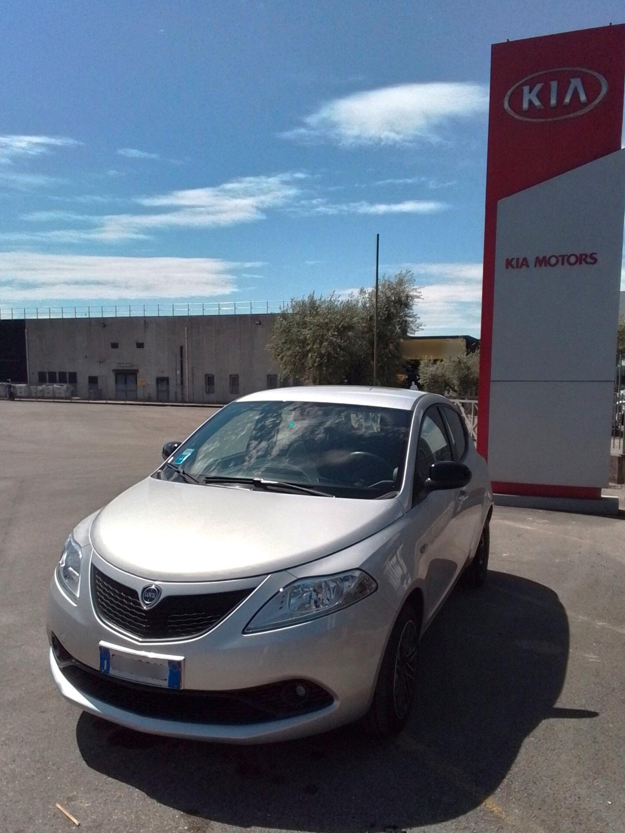Lancia Ypsilon 1.0 FireFly 5 porte S&S Hybrid Ecochic Gold