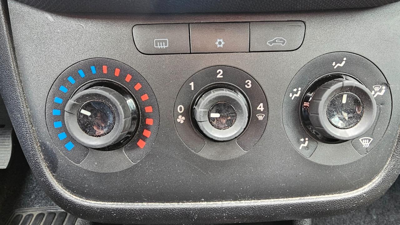 Fiat Punto 1.4 8V 5 porte Natural Power Street