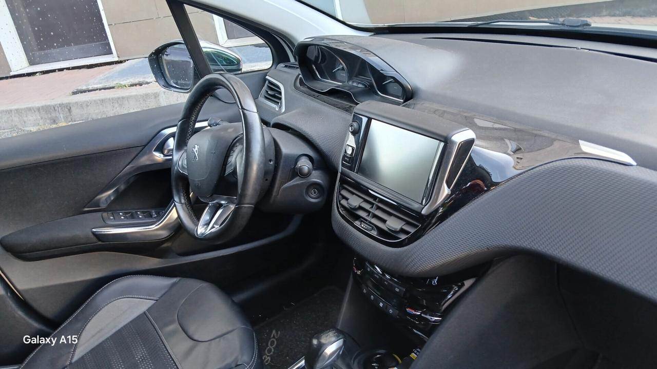 Peugeot 2008 1.2 VTi 82CV Allure