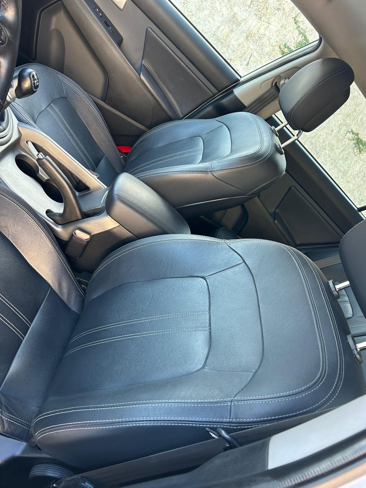 Kia Sportage 1.7 CRDI VGT 2WD high tech