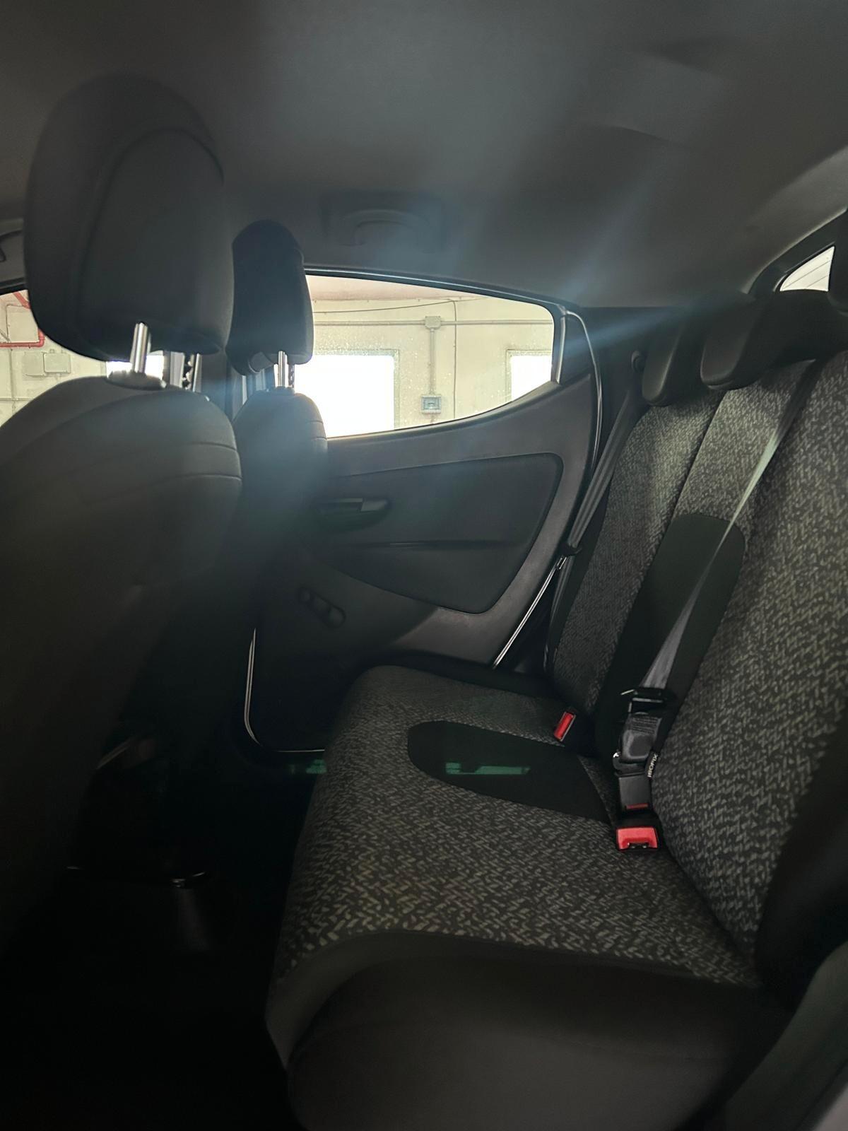 Lancia Ypsilon 1.0 FireFly 5 porte S&S Hybrid Ecochic Gold