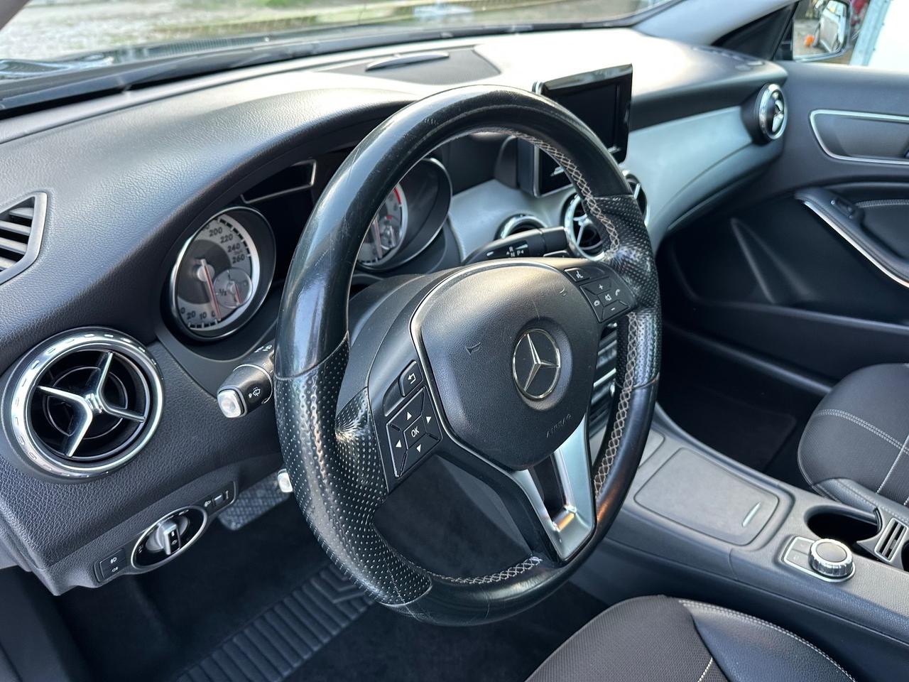 MERCEDES-BENZ GLA 200 CDI AUTOMATIC SPORT - EURO 6B