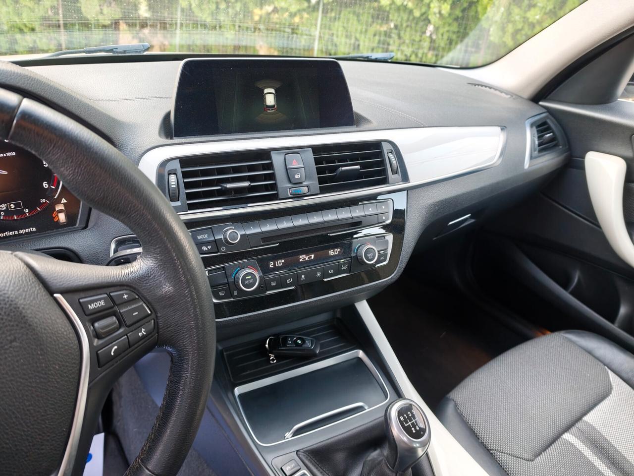 Bmw 118 118d 5p. Urban