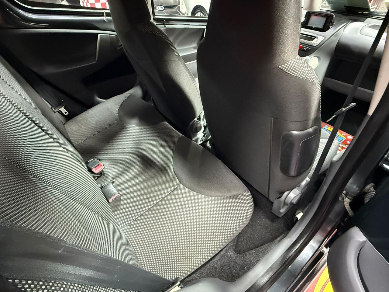 Toyota Aygo 1.0 68cv Connect - 2011