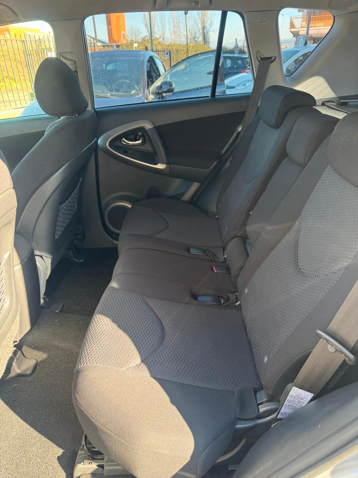 TOYOTA RAV 4 2.2 D-D4 136 CV DPF LUXURY