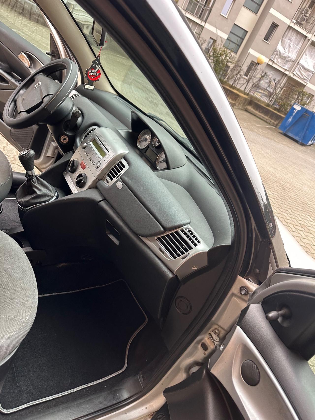 Lancia Ypsilon 1.2 Argento