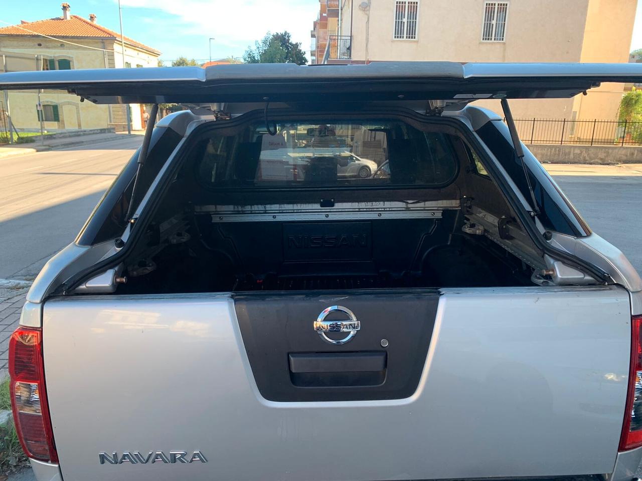 Nissan Navara 3.0 dCi 4 porte Double Cab LE V6