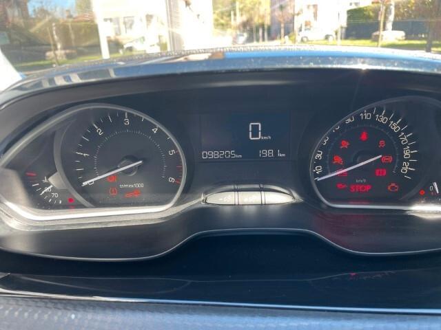 Peugeot 2008 1.6 BlueHDi 100 Black Matt