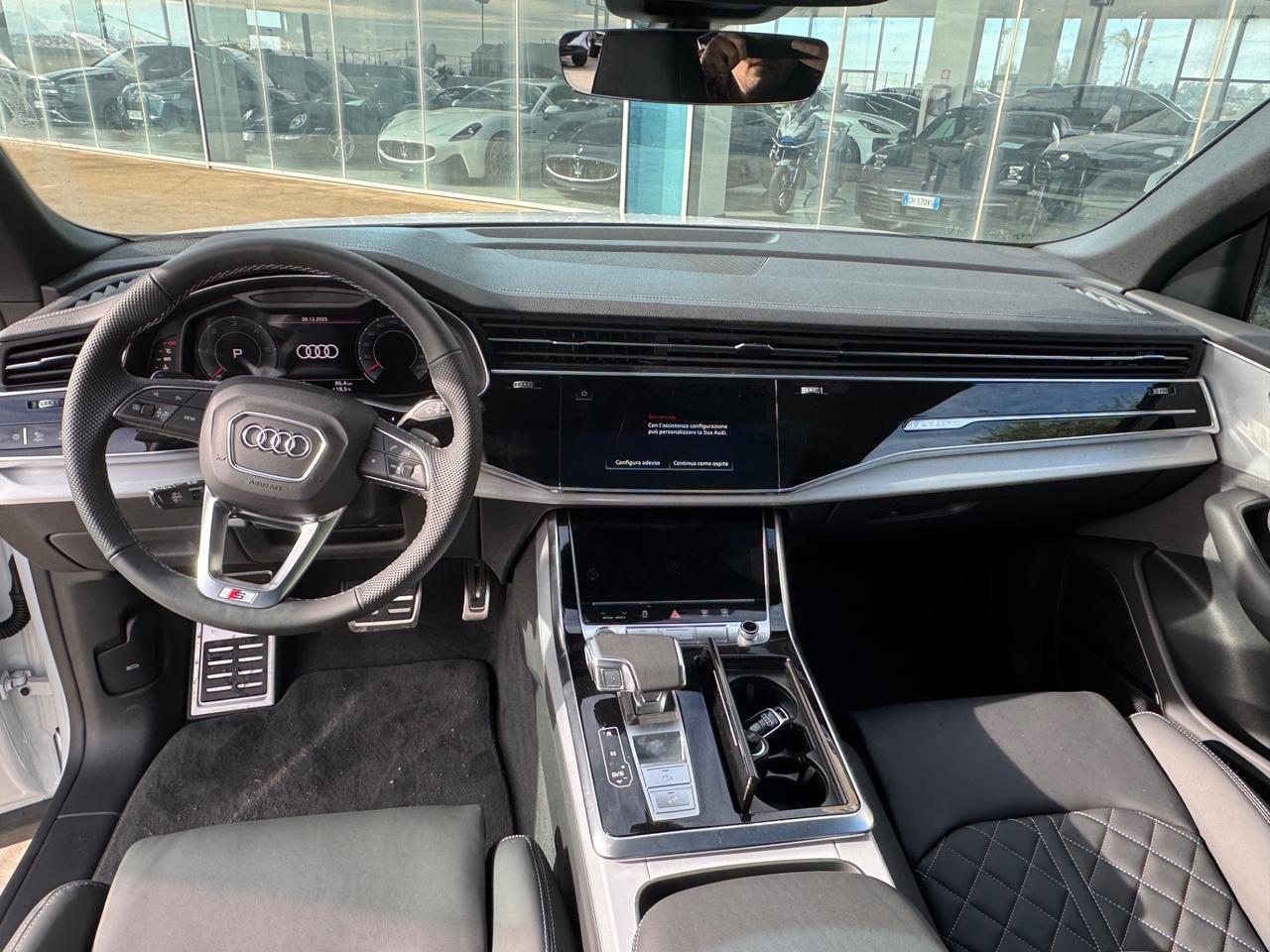 Audi Q8 Sline quattro possibilità noleggio no scoring