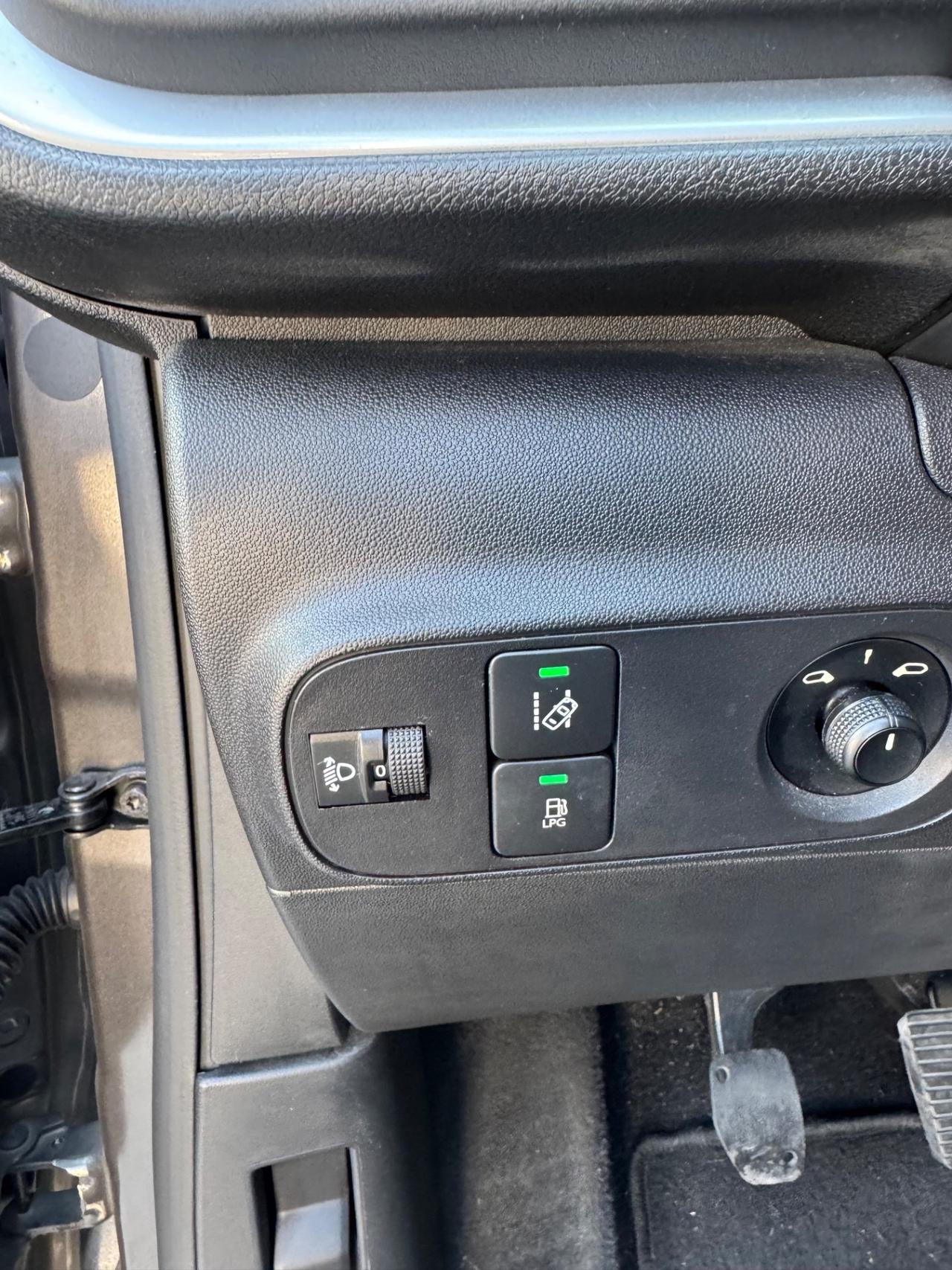 Citroen C3 PureTech 82 GPL Feel