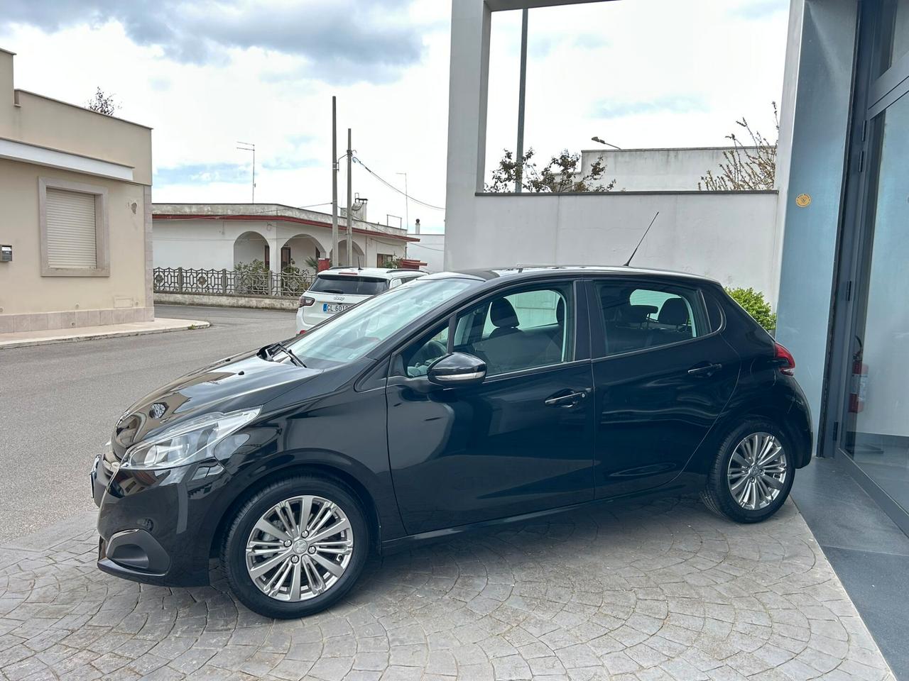 Peugeot 208 1.6 HDI 75 Cv ALLURE Km103.000-2018