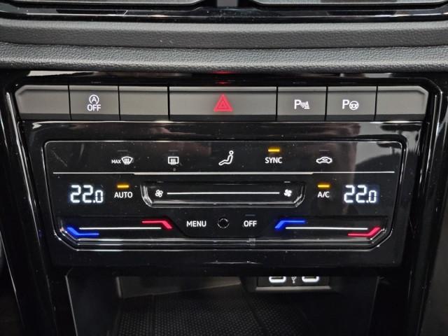 Volkswagen T-Roc 150 cv, C.18", Black Style Pack, Videocamera "Rear View", Supporto lombare, Navigatore "Discover Media", Frangivento, Fari Led Perfomance, Cruise Control Adattivo, Volante con Paddle