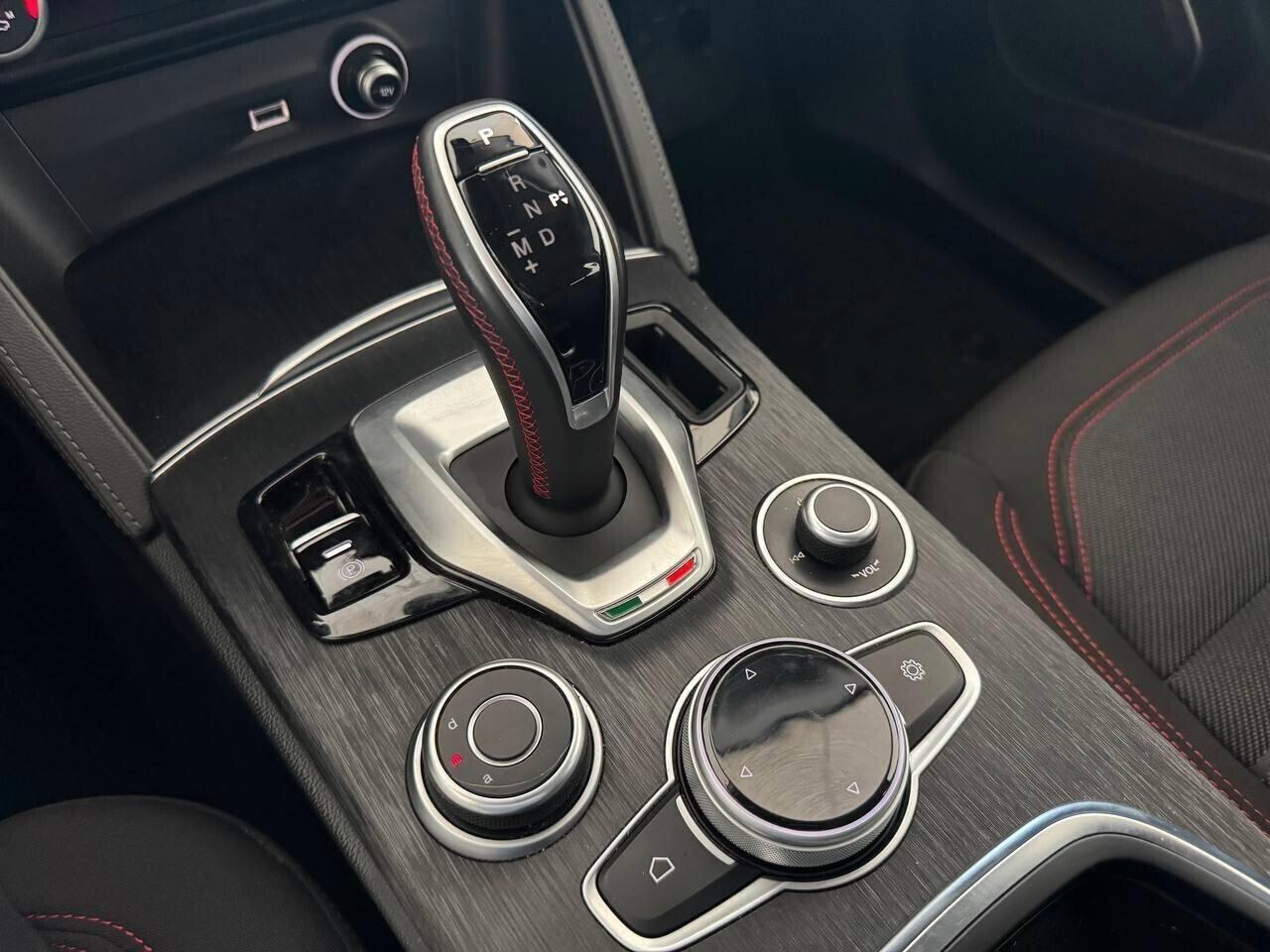 Alfa Romeo Stelvio 2.2 Turbodiesel 190 CV AT8 Q4 Business