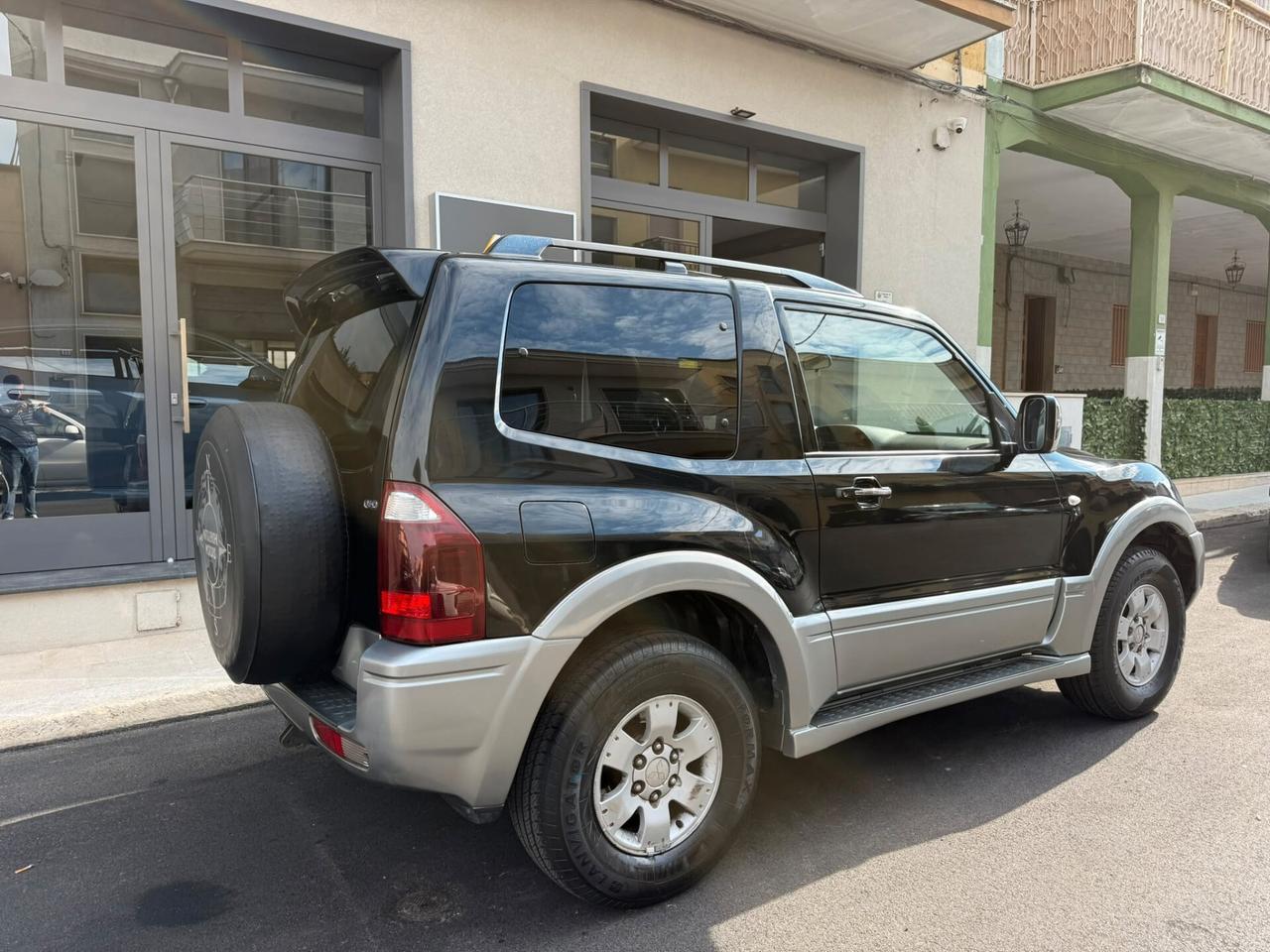 Mitsubishi Pajero 3.2 16V DI-D 3p. Tetto + pelle+ sedili elettrci+ gancio traino