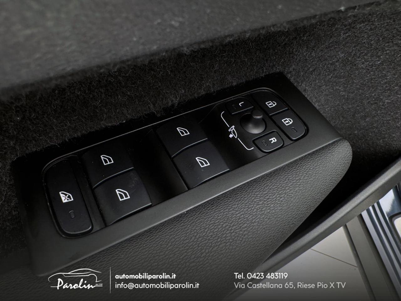 VOLVO XC40 T4 Recharge Plug-in Hybrid Inscription Expression
