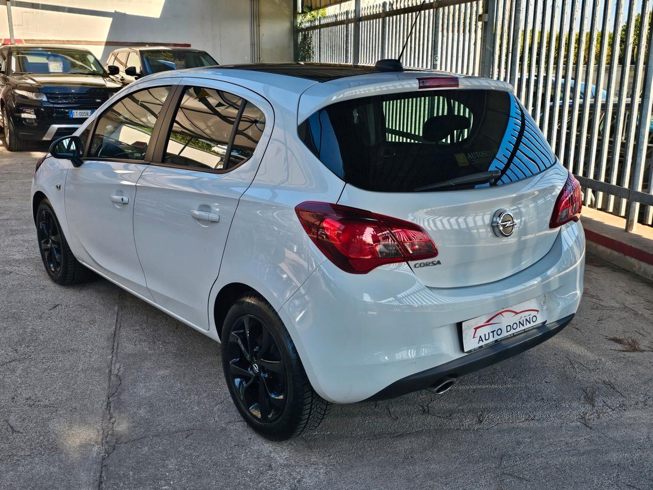 Opel Corsa 1.2 5 porte b-Color