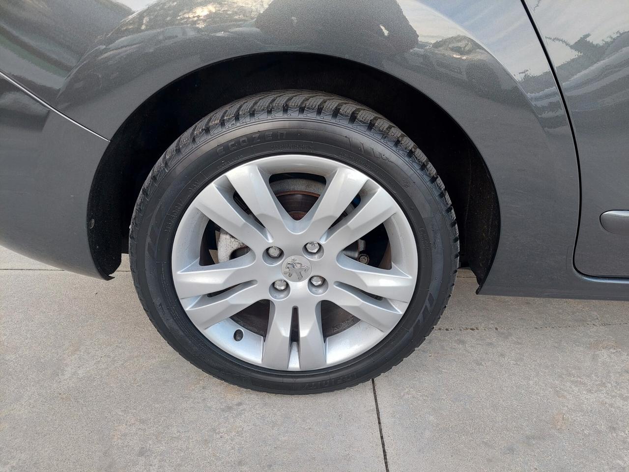 Peugeot 5008 1.6 HDi 110CV 80.000km 7posti