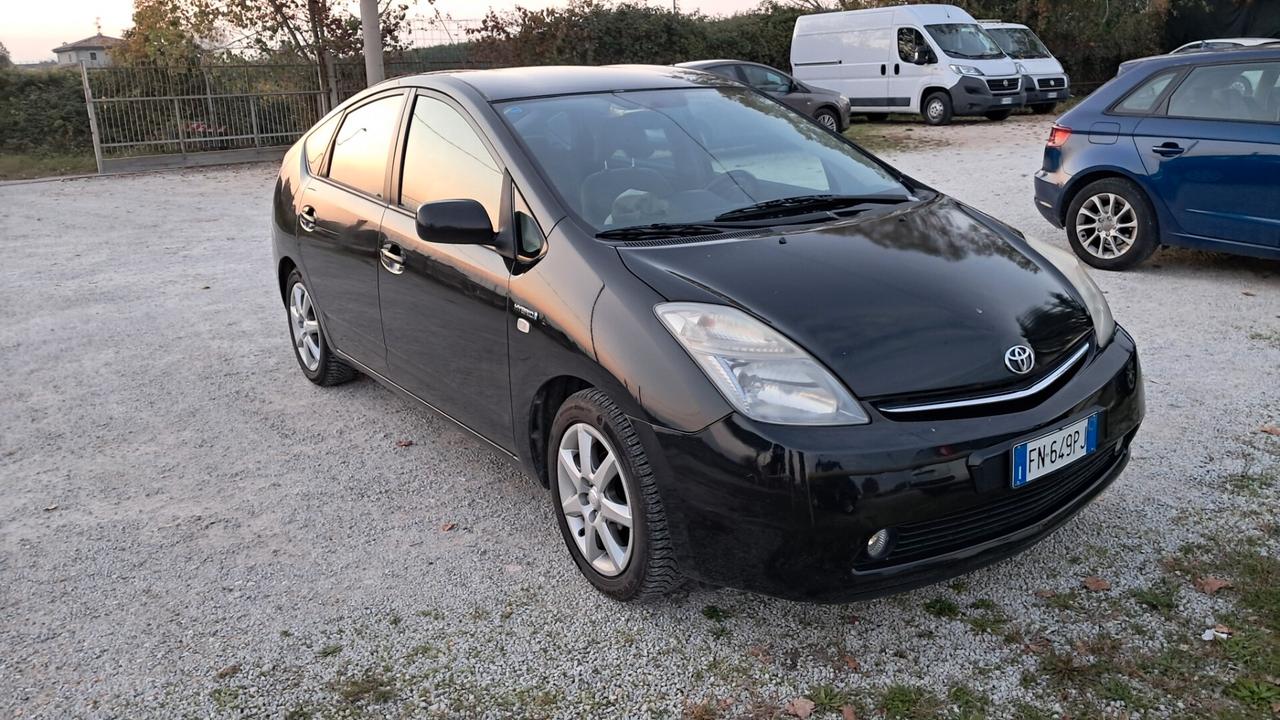Toyota Prius 1.5i 16V x Commercianti