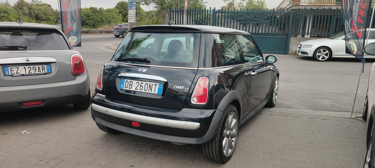 Mini 1.4 tdi One D Park Lane per neopatentati