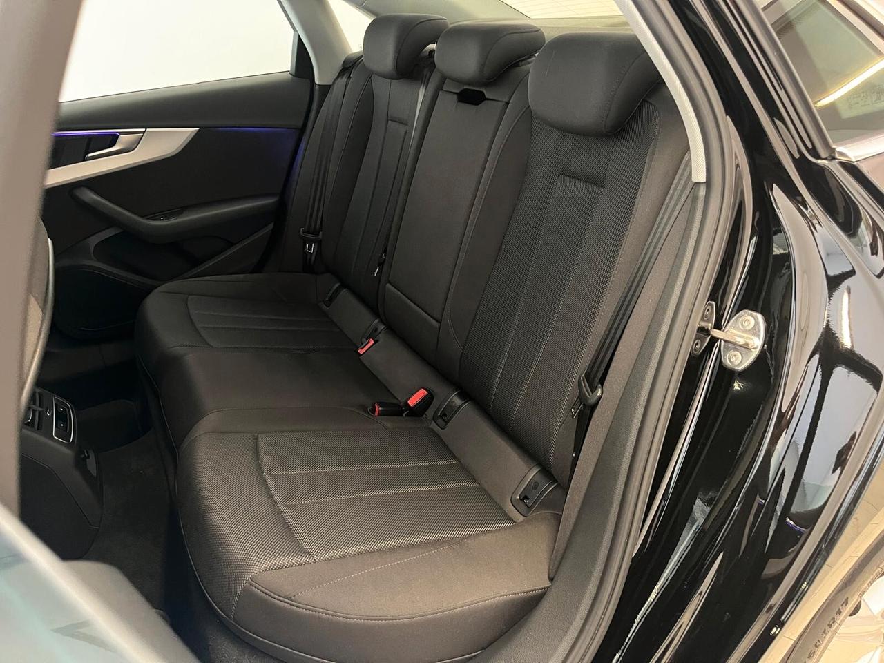 Audi A4 30 TDI Advanced S tronic