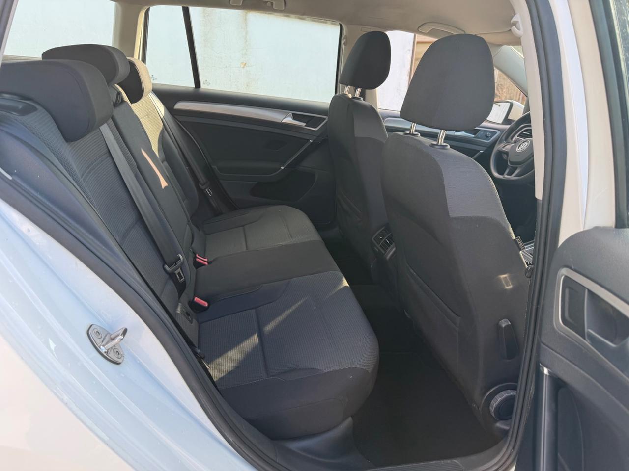 Volkswagen Golf Variant 1.6 TDI 105 CV DSG Comfortline BlueMotion Tech.