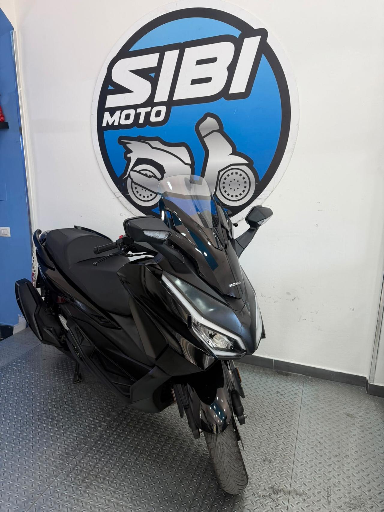 Honda Forza 350